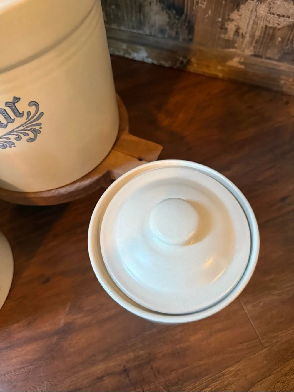 Vintage Pfaltzgraff Yorktowne Canister Set of 3 USA Flour Sugar Coffee Copyright